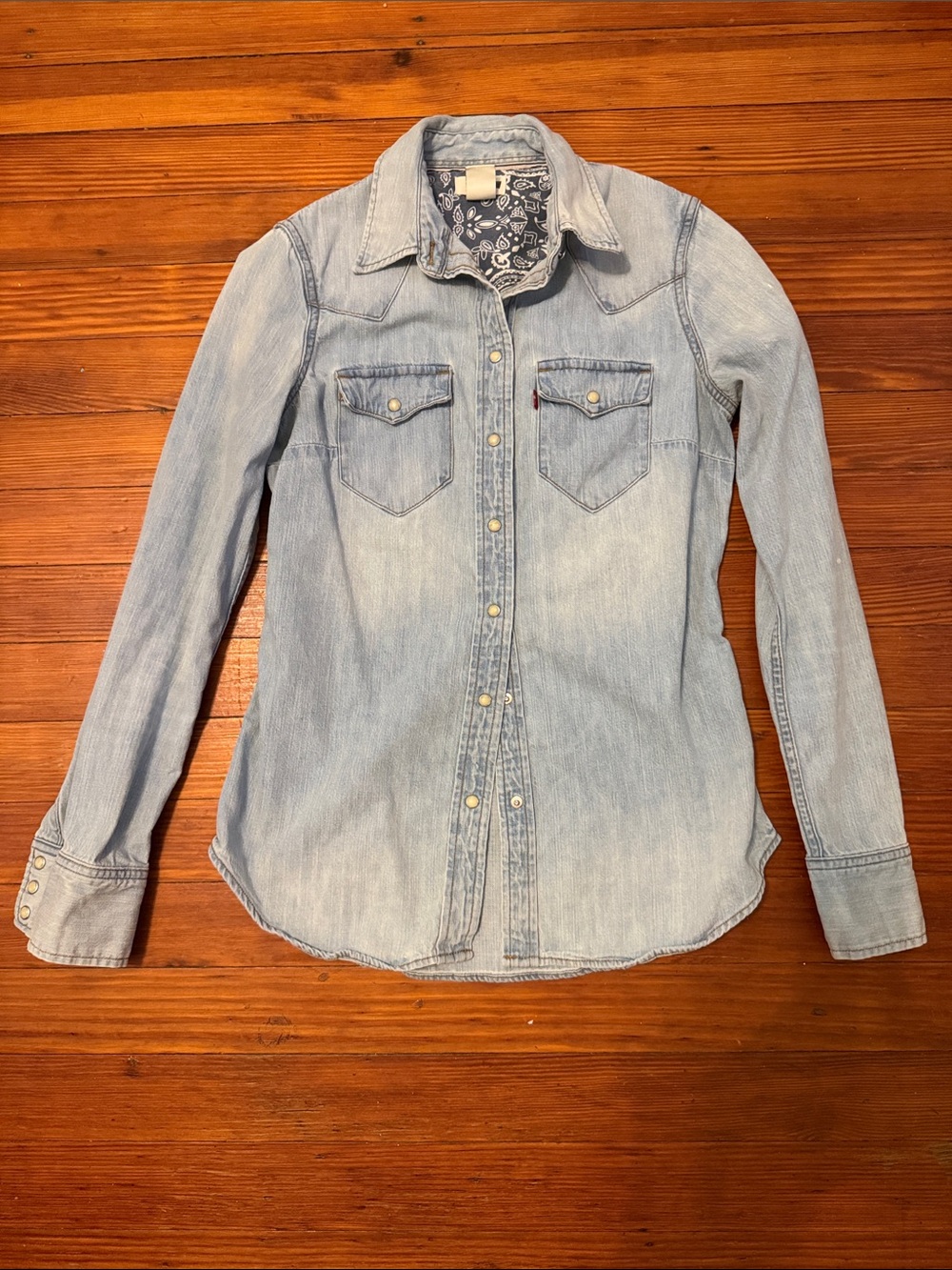 Levi's Light Wash Denim Button-Down Women’s Western Shirt Size XS